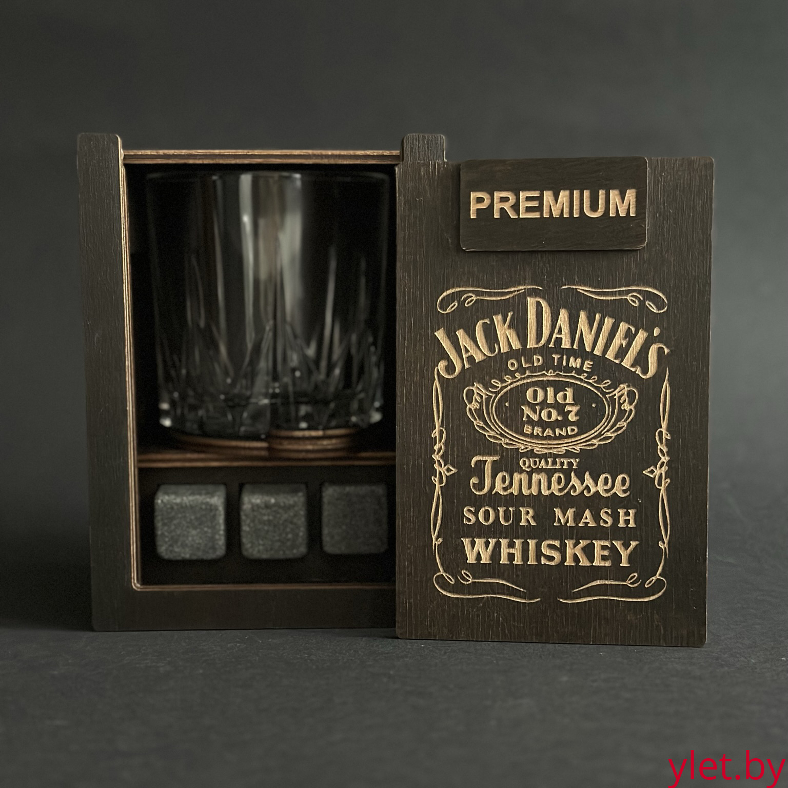 Набор для виски Premium «Jack Daniels» (cтакан + 3 камня) Набор для виски Premium «Jack Daniels» (cтакан + 3 камня)