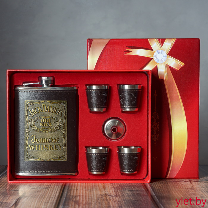 Набор с фляжкой и стопками Jack Daniels с табличкой, Темный коричневый Набор с фляжкой и стопками Jack Daniels с табличкой, Темный коричневый