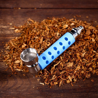 Курительный девайс в силиконовом чехле, 3×8 см