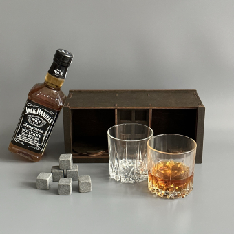 Набор для виски Premium “ Для реально мужского отдыха (мужик) ” (2 стакана + 6 камней + 2 подставки )