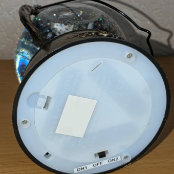 Снежный шар с подсветкой музыкальный Ретро фонарь круглый "Дед мороз с птицей" d - 15 см, высота 22 см