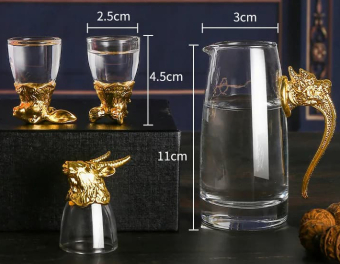 Набор стопок-перевертышей с кувшином, в коробке (красный)