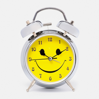 Будильник «Смайл» металлический серебристый, циферблат d=11.5 см, с подсветкой