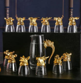 Набор стопок-перевертышей с кувшином, в коробке (красный)