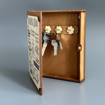 Деревянная ключница "Правила дома"