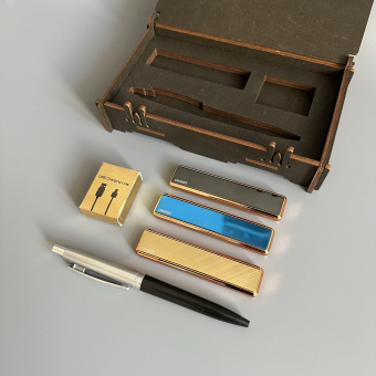 Подарочный набор "Самому сильному и надежному" горы (Ручка, USB зажигалка Ciger, зарядный кабель)