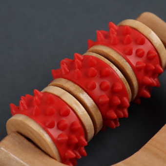 Массажёр - роллер с шипами, универсальный, деревянный, 14.5×8×2 см, МИКС