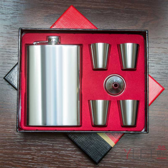 Набор фляжка и стопки Сталь
