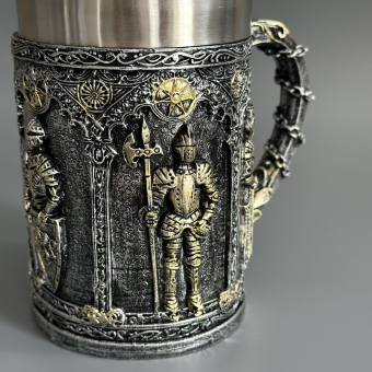 Кружка "Рыцарь с топором" (металл внутри)