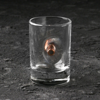 Набор «Непробиваемый», 2 стопки 50 мл с пулей, зажигалка, подставка