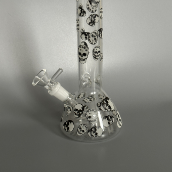 Бонг стеклянный трапеция Череп 22 см