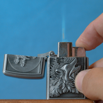 Зажигалка газовая турбо Волк серебро