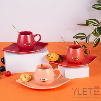 Кружка с блюдцем "Губы"