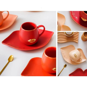 Кружка с блюдцем "Губы"