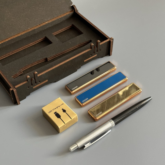 Подарочный набор " BO$$ " (Ручка, USB зажигалка Ciger, зарядный кабель)