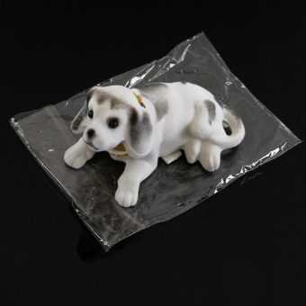 Собака на панель авто, качающая головой, белый окрас, 16 х 13 х 8,5