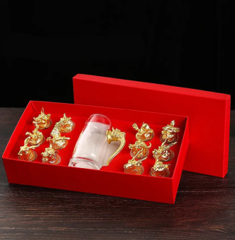 Набор стопок-перевертышей с кувшином, в коробке (красный)