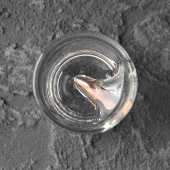 Набор «Непробиваемый», 2 стопки 50 мл с пулей, зажигалка, подставка