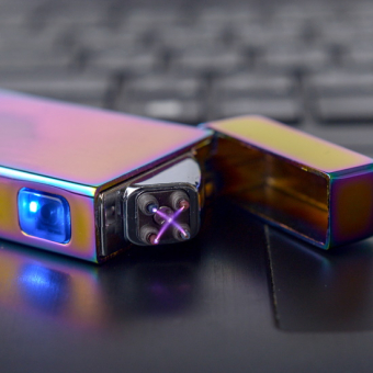 Импульсная зажигалка с кнопкой и индикацией Хамелеон