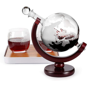 Набор для виски подарочный 2 стакана и графин "Глобус"