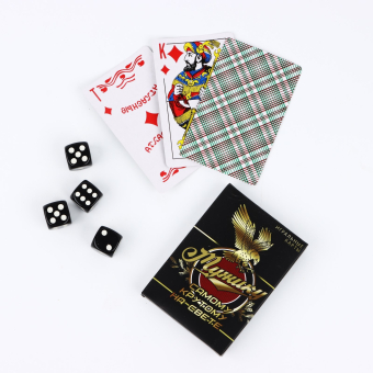 Подарочный набор мужской «Самому крутому», карты, домино, стопки 2 шт х 30 мл, кости игральные 4 шт