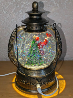 Снежный шар с подсветкой музыкальный Ретро фонарь круглый "Дед мороз с птицей" d - 15 см, высота 22 см