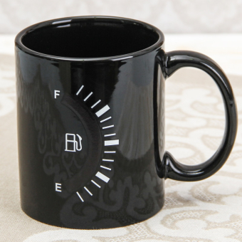 Кружка хамелеон Уровень топлива черная С ДЕФЕКТОМ 3