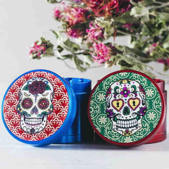 Гриндер измельчитель табака цветной Черепа