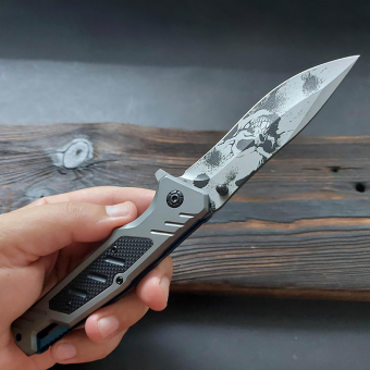 Нож складной серый череп на лезвии 22 см